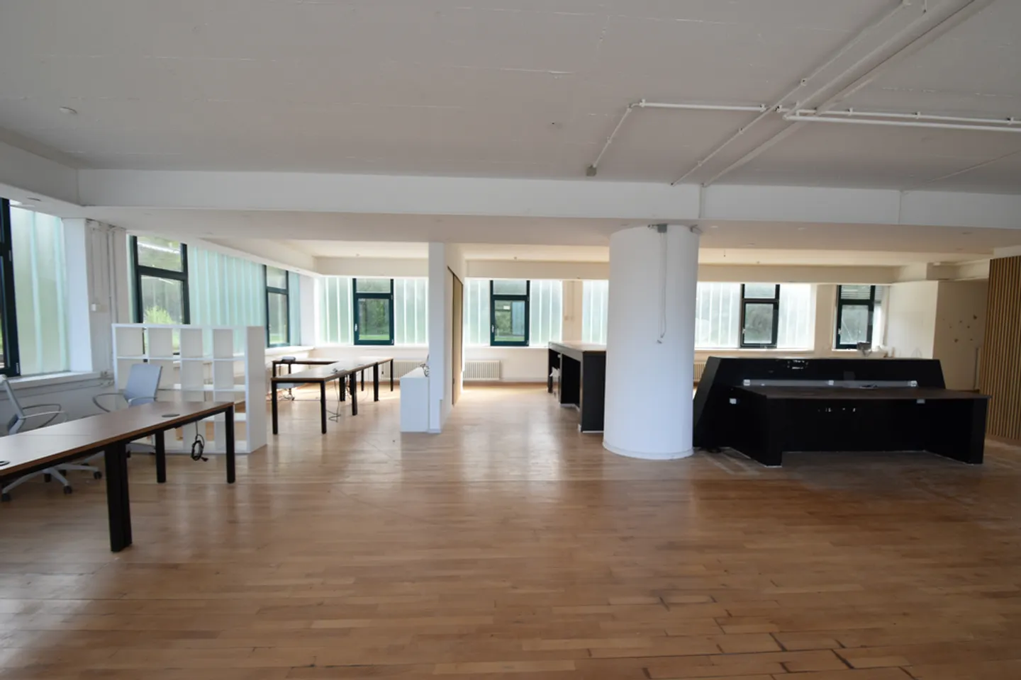 Espace de bureau/commercial attrayant de 198 m2 à Kloten - Photo 3 sur 7