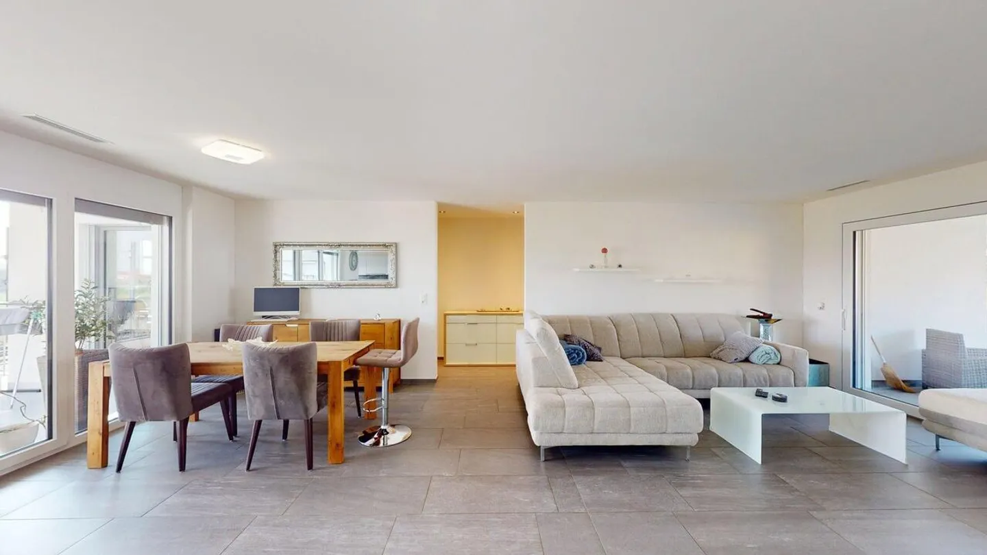 Komfortable Wohnung mit zwei grossen Balkonen - Foto 5 von 13