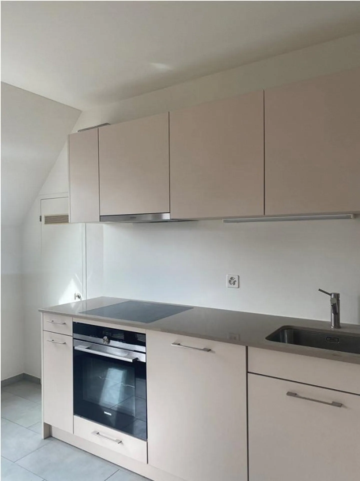 Grosszügige Wohnung mit Balkonen - Foto 4 von 12