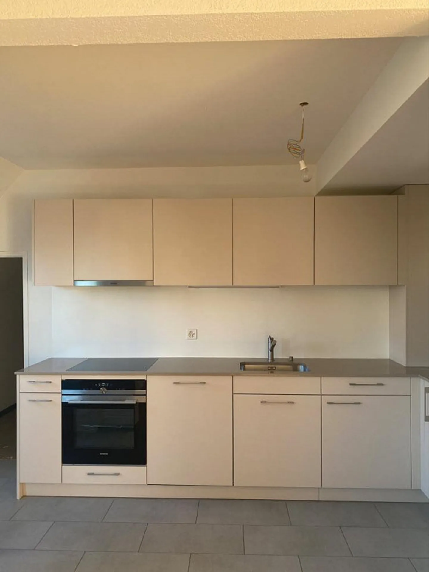 Grosszügige Wohnung mit Balkonen - Foto 2 von 12