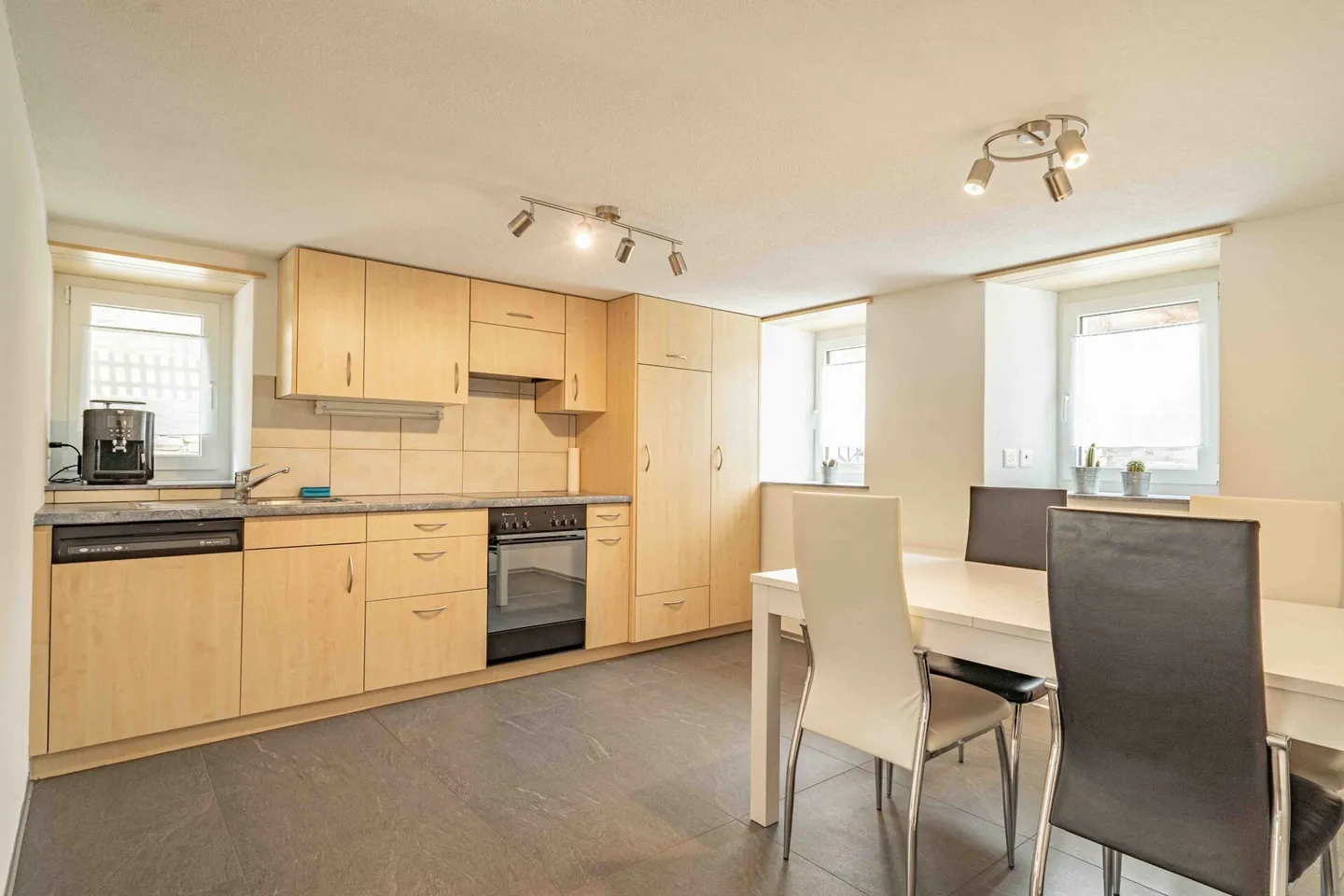 Appartamento moderno e luminoso nel Saastal - Foto 1 di 12