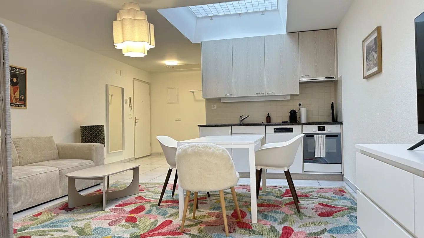 Pulp Fiction Suite Appartamento elegante con 1 camera a Zurigo (completamente arredato) - Foto 1 di 8