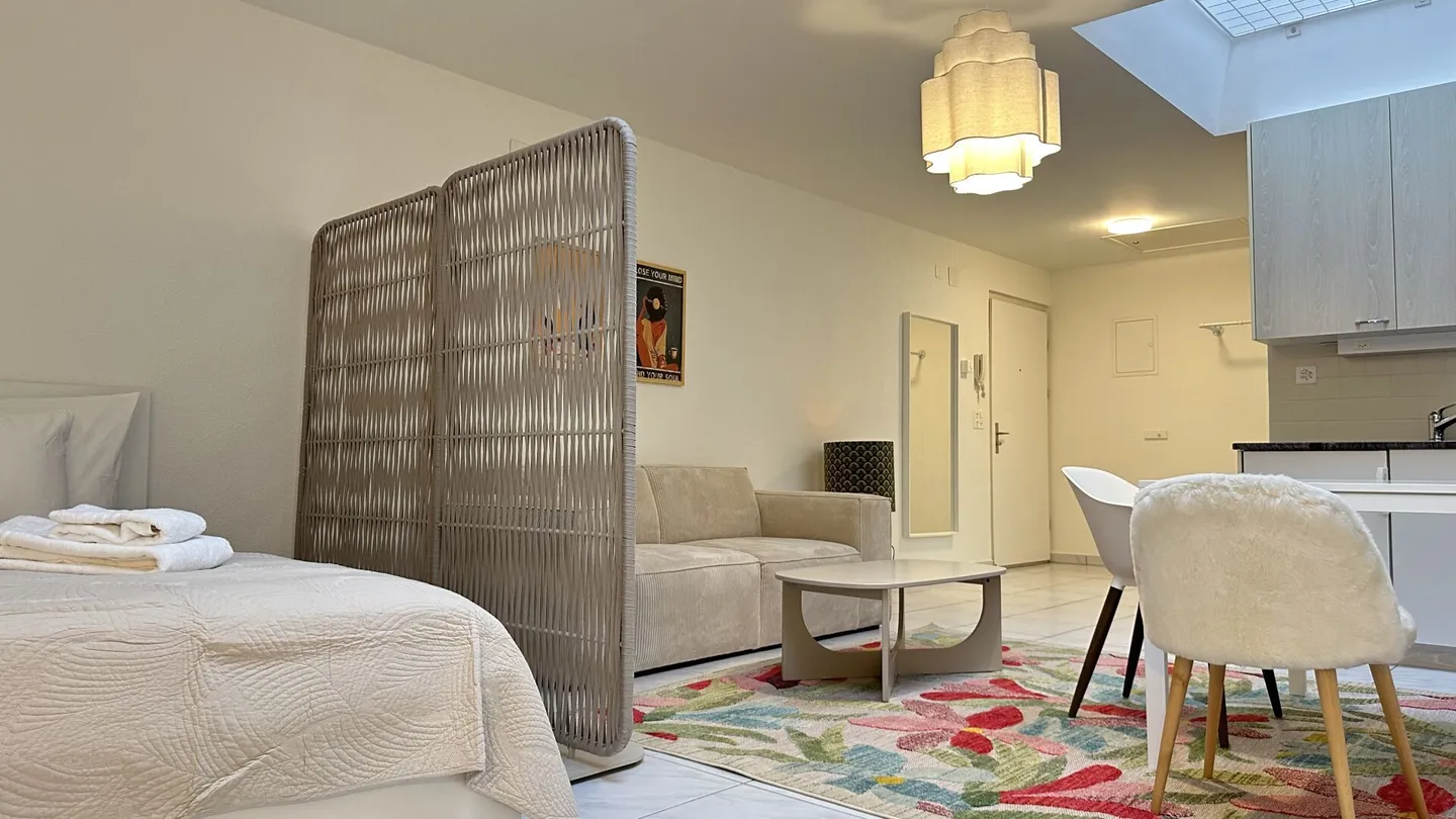 Pulp Fiction Suite Appartamento elegante con 1 camera a Zurigo (completamente arredato) - Foto 4 di 8