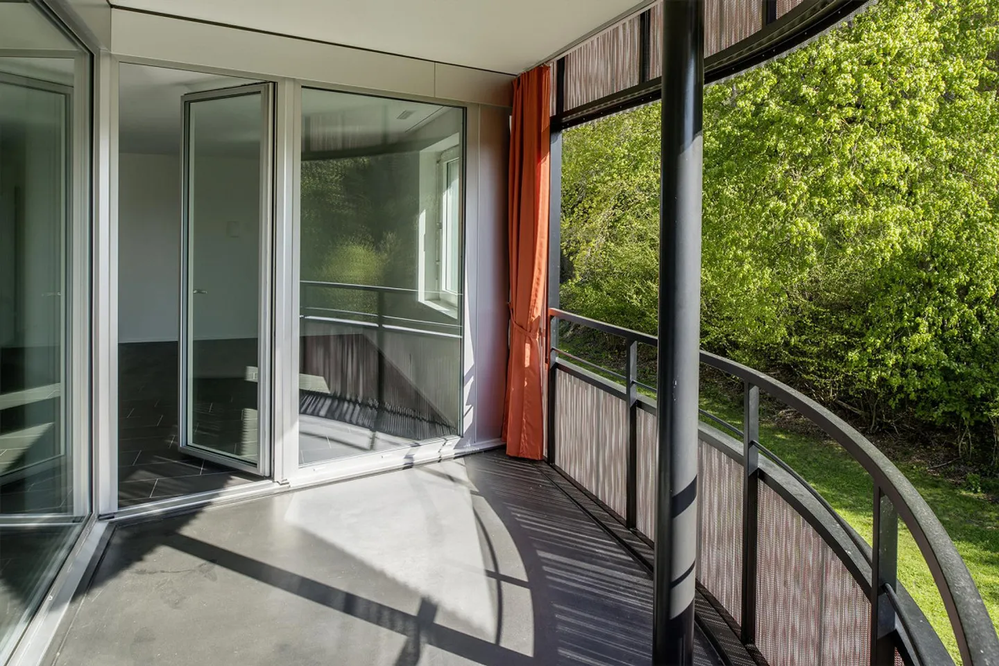 Spacious Apartment with Balcony - Photo 7 of 7