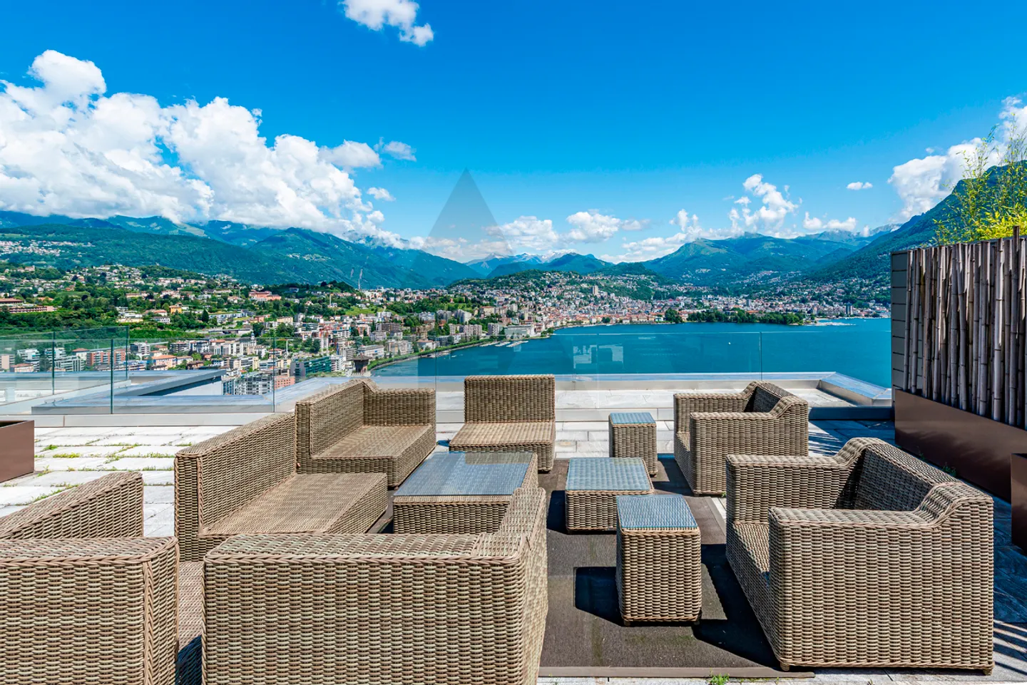 Penthouse exclusif avec vue sur le lac - Photo 2 sur 16