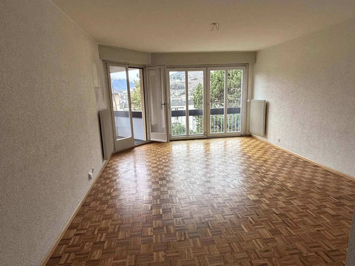 4.5 Room Apartment - Photo 1 of 14