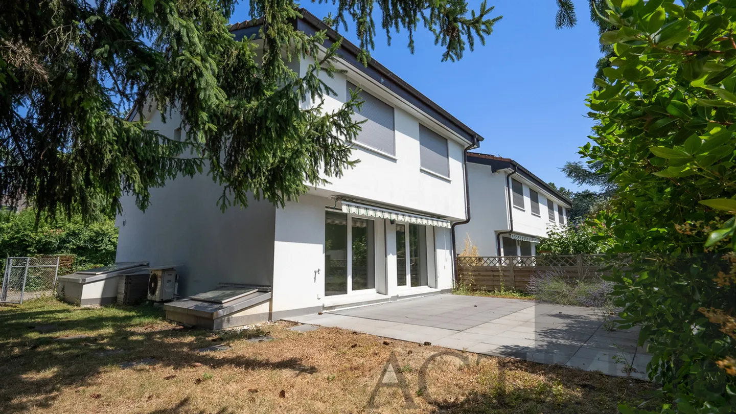 Maison contemporaine individuelle dans un emplacement calme à Thônex - Photo 1 sur 13