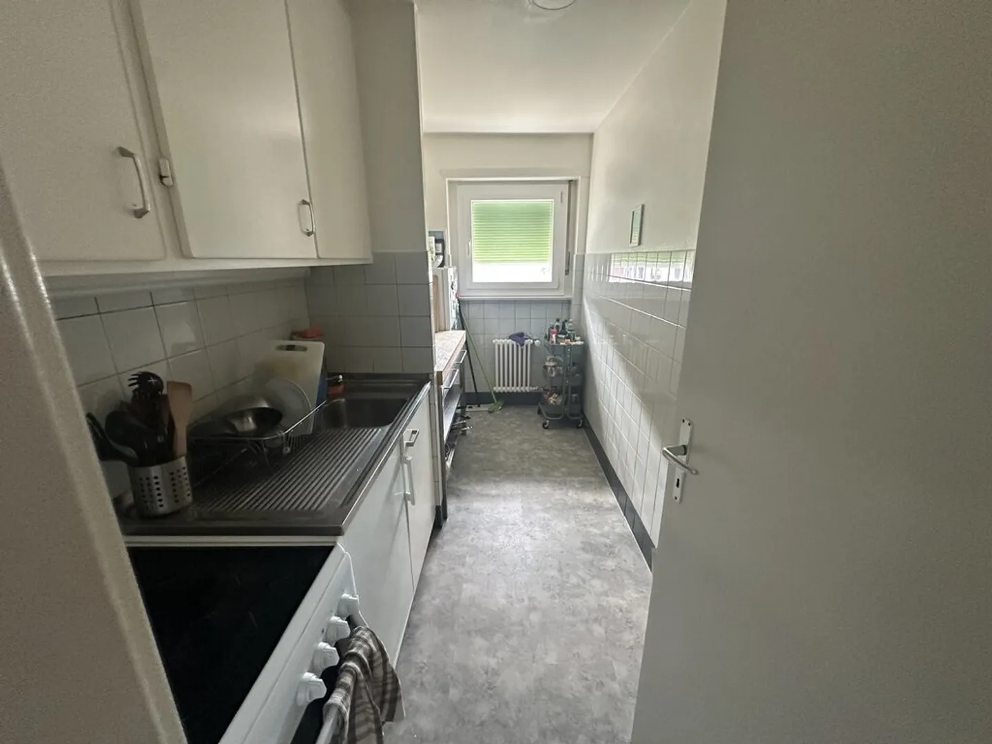 Refreshed 2-room apartment in the city center - Photo 3 of 5