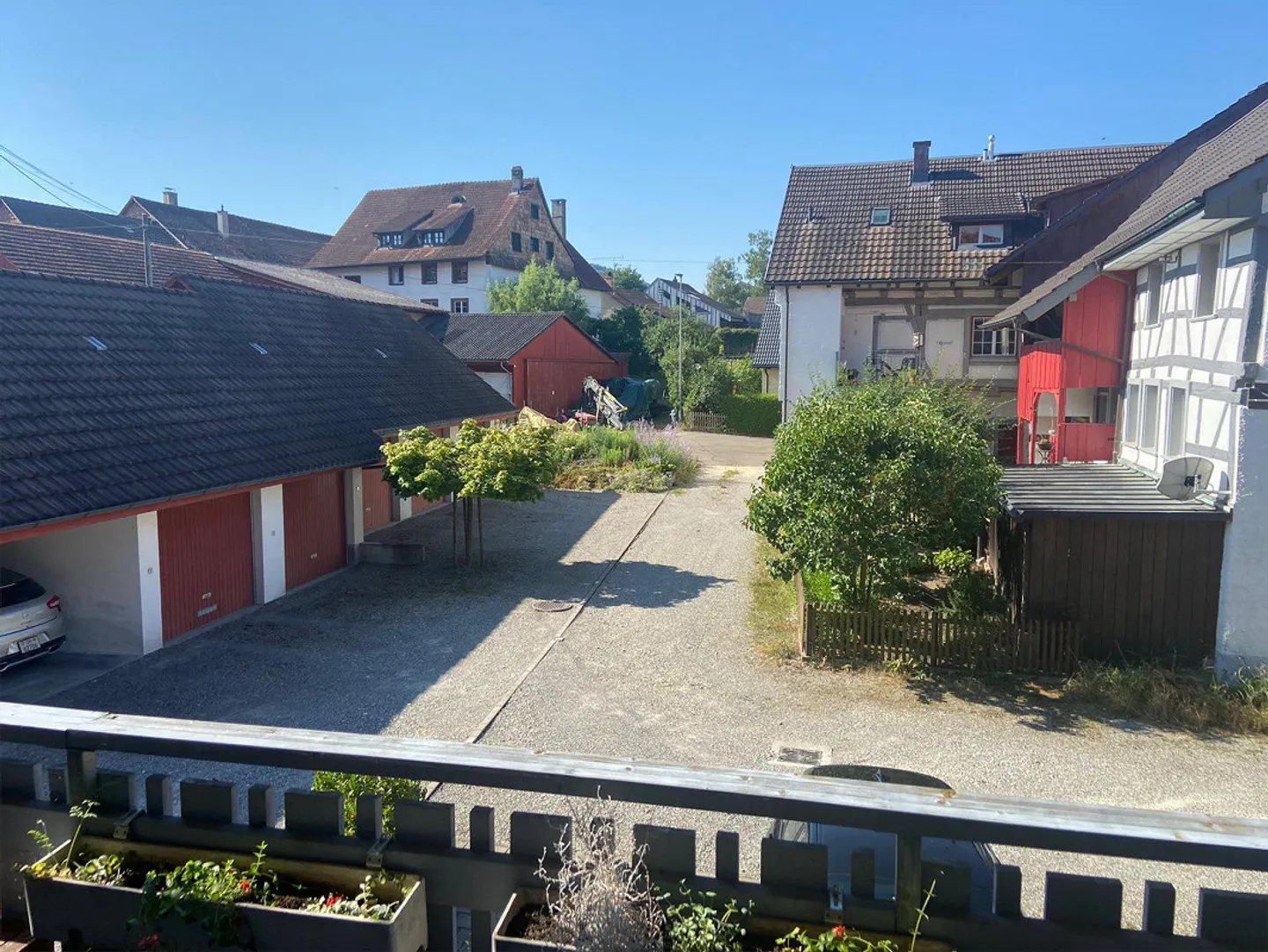sonnige 3 1/2 Zimmer Wohnung mit Südbalkon - Foto 2 von 9