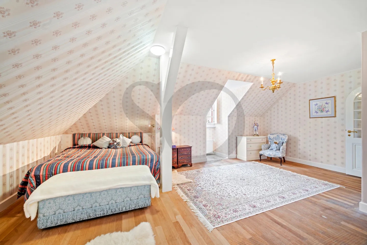 Exceptional Master Property, in immediate proximity to the lake - Photo 4 of 5