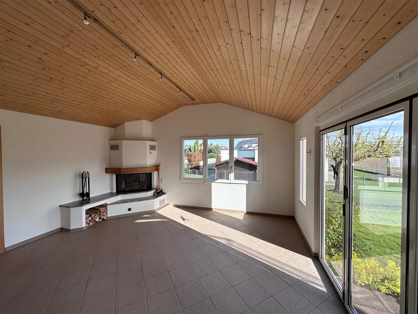 Bright and spacious 4½-room semi-detached single-family house - Photo 2 of 14