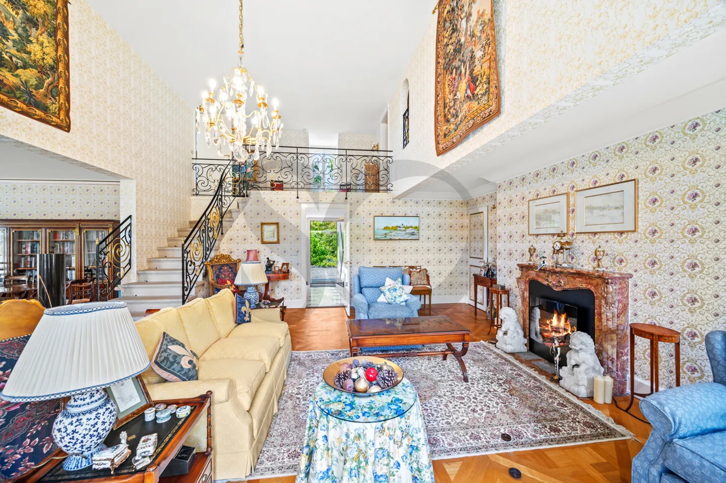 Exceptional Master Property, in immediate proximity to the lake - Photo 2 of 5
