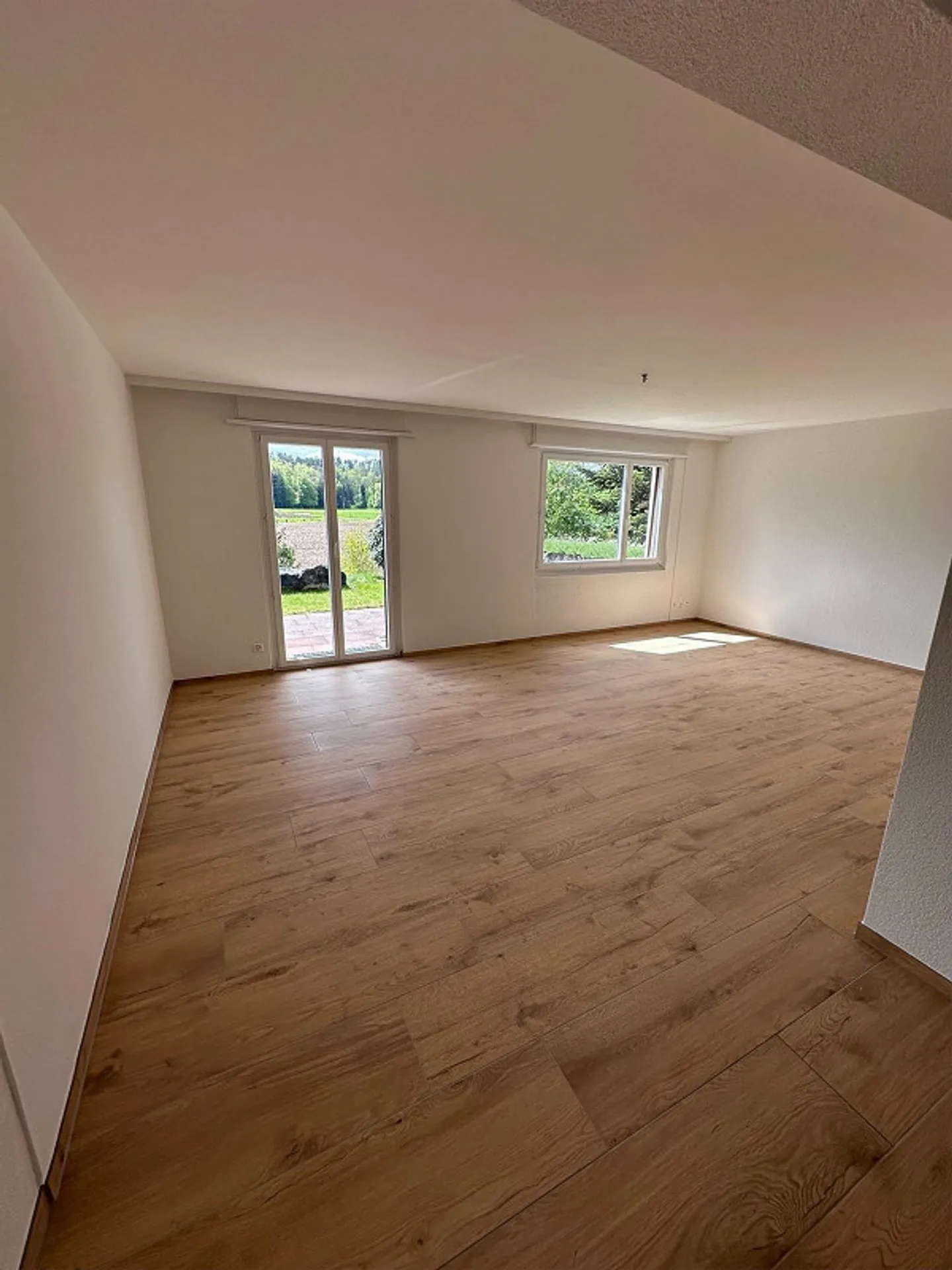 Bright and spacious 4½-room semi-detached single-family house - Photo 3 of 14