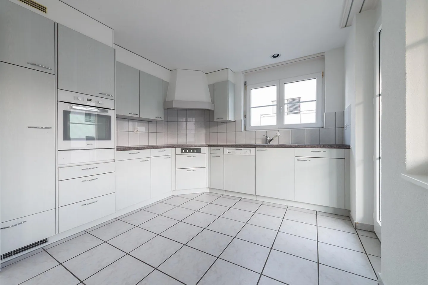 Charmante 4.5 Zimmerwohnung - Foto 2 von 8