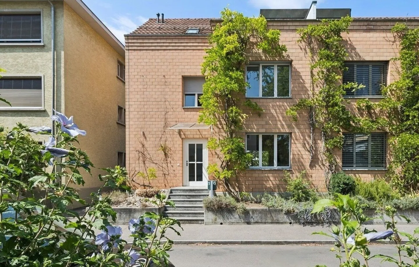 Charmante Maison Mitoyenne - Photo 1 sur 7