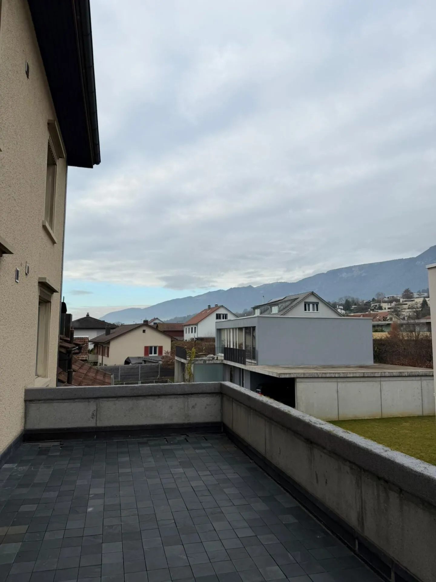 Attractive multi-family house with character in a central location in Bellach SO - Photo 12 of 31