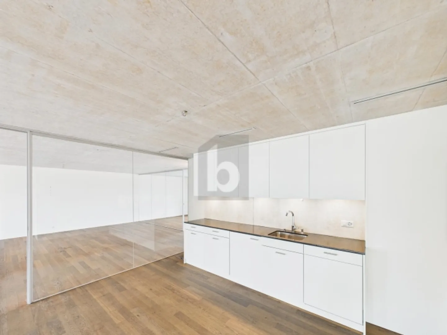 «RIESIGE BÜROFLÄCHE IDEAL FÜR IHR BUSINESS» - Foto 2 von 6