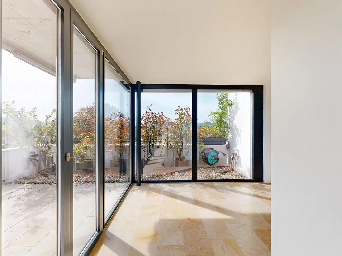4.5-Room Terrace Apartment with Breathtaking Views - Photo 8 of 17