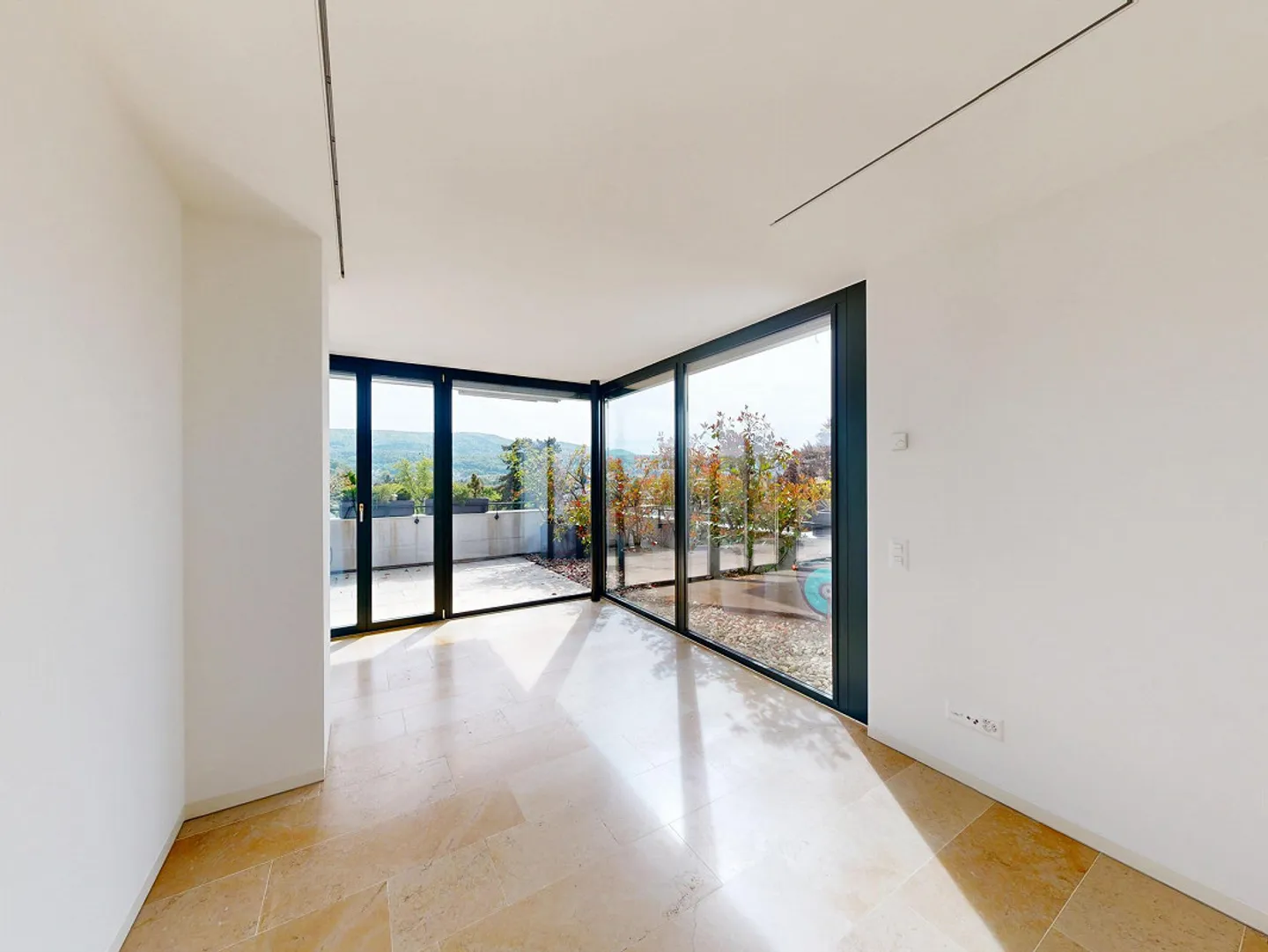 4.5-Room Terrace Apartment with Breathtaking Views - Photo 9 of 17