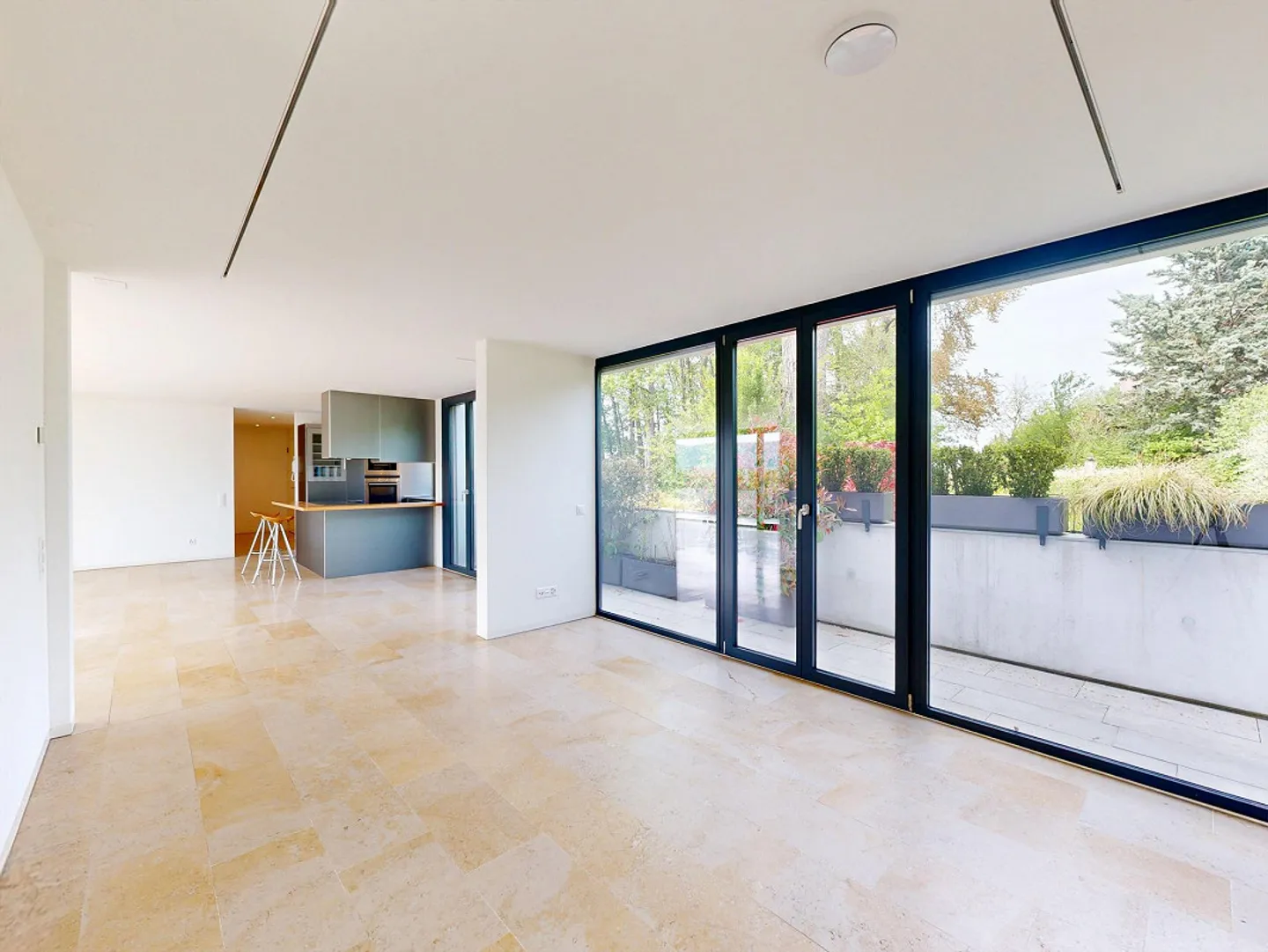 4.5-Room Terrace Apartment with Breathtaking Views - Photo 5 of 17