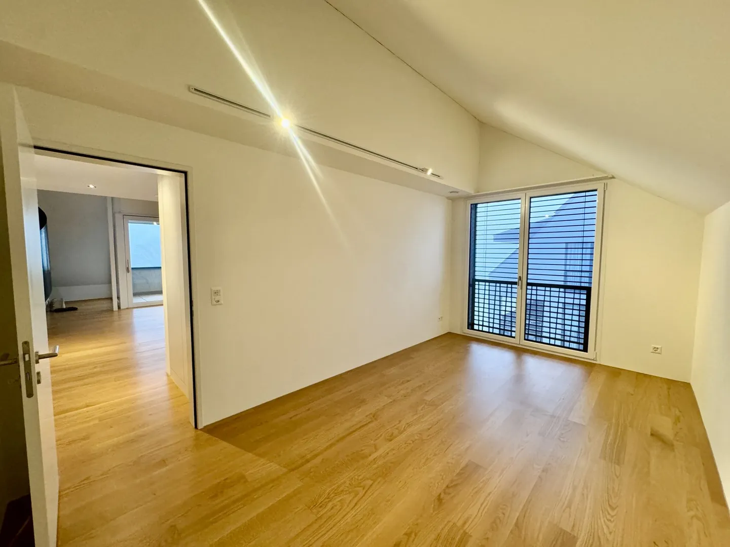 Appartement moderne de 3,5 pièces avec galerie et beaucoup d'espace - Photo 4 sur 10