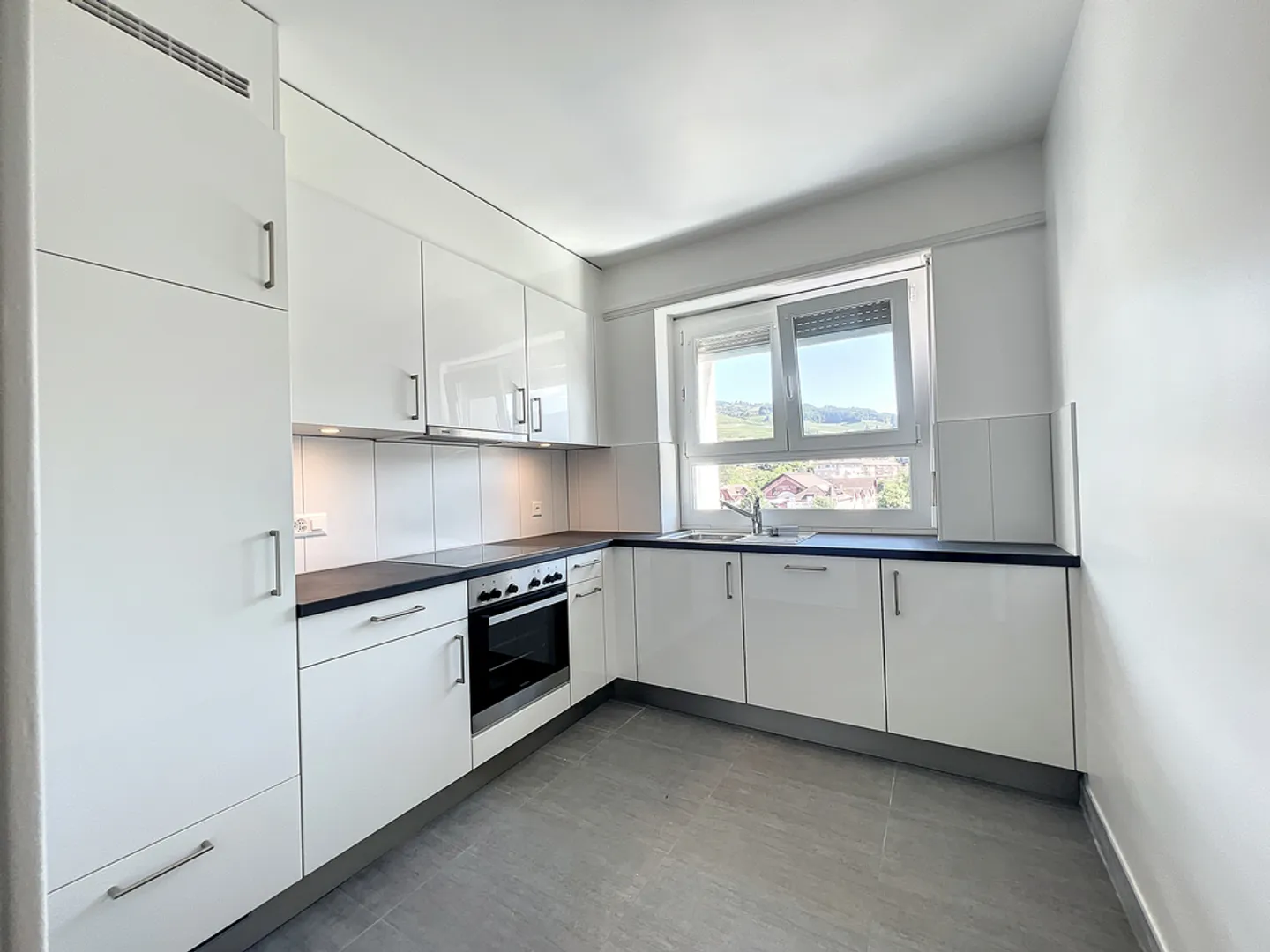 Appartement rénové à Vevey - Photo 2 sur 11