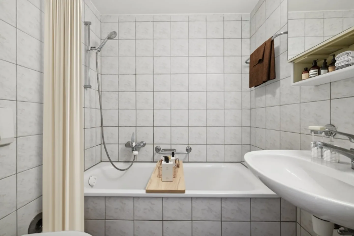 Your new charming home - Photo 2 of 4