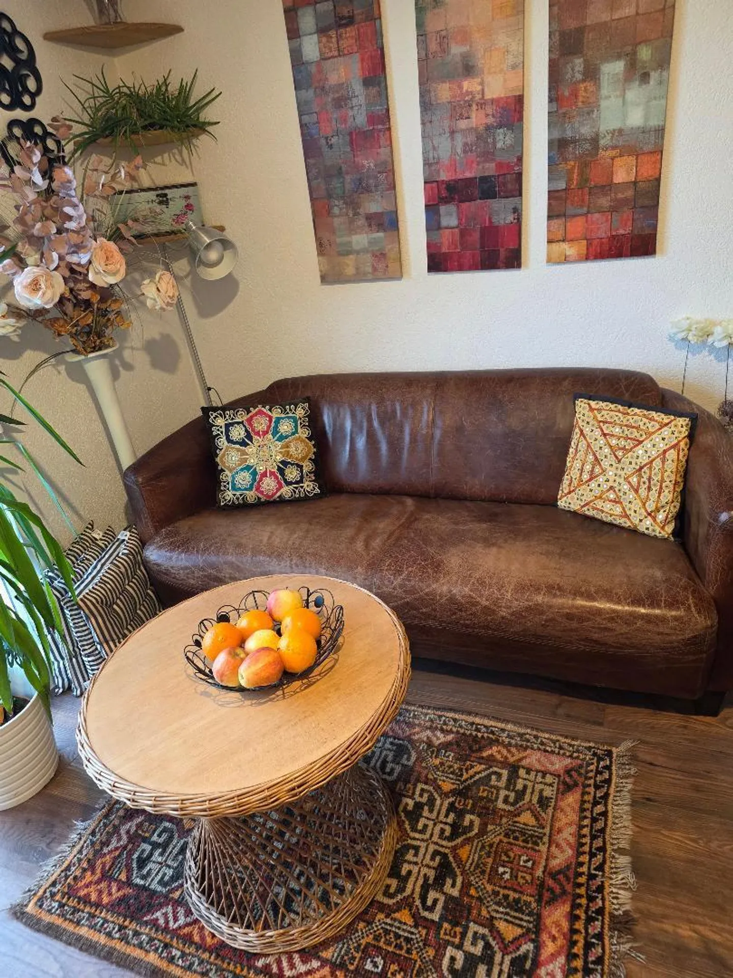 Charming Apartment with Terrace - Photo 4 of 8