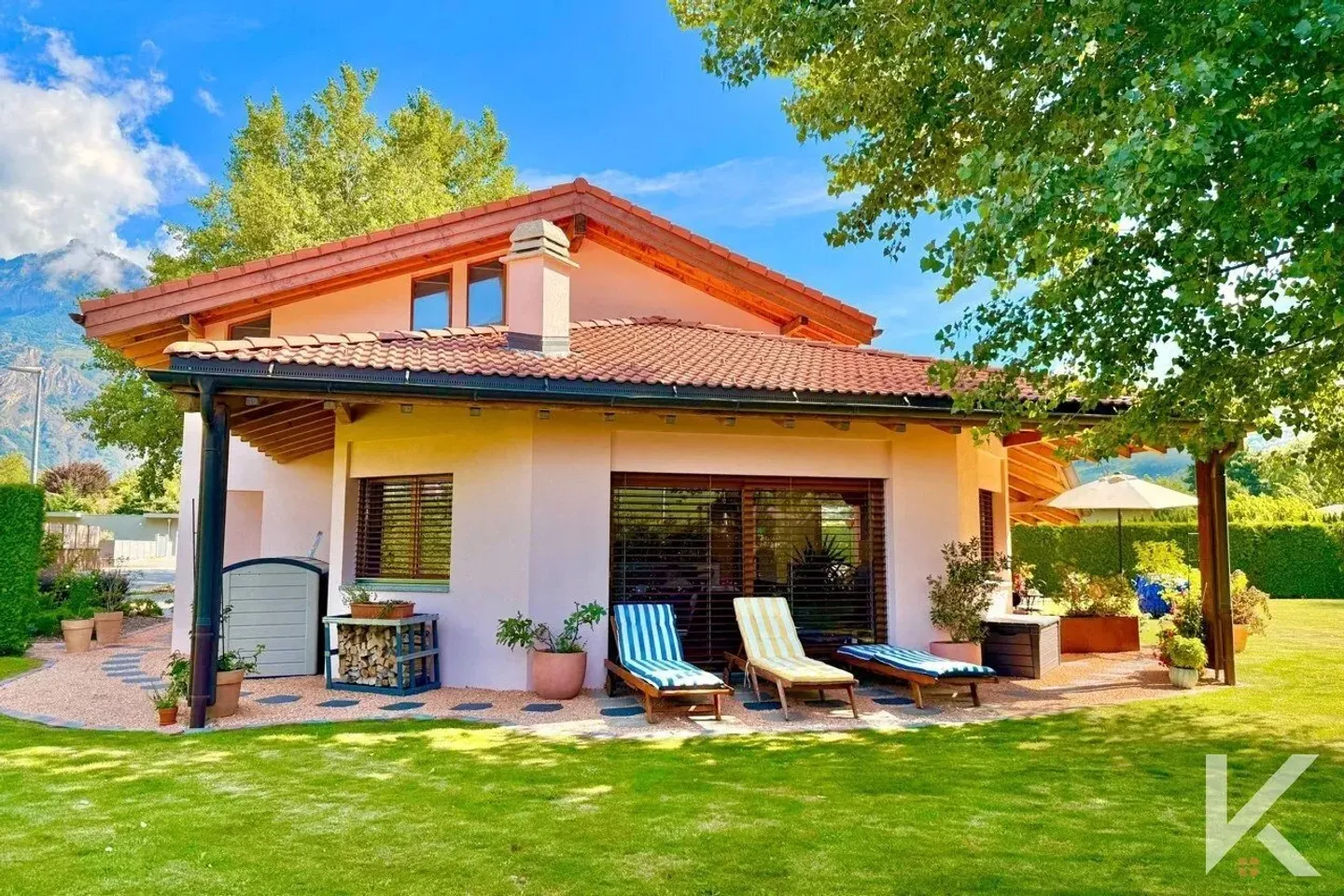 Villa avec charme et beau jardin - Photo 1 sur 13