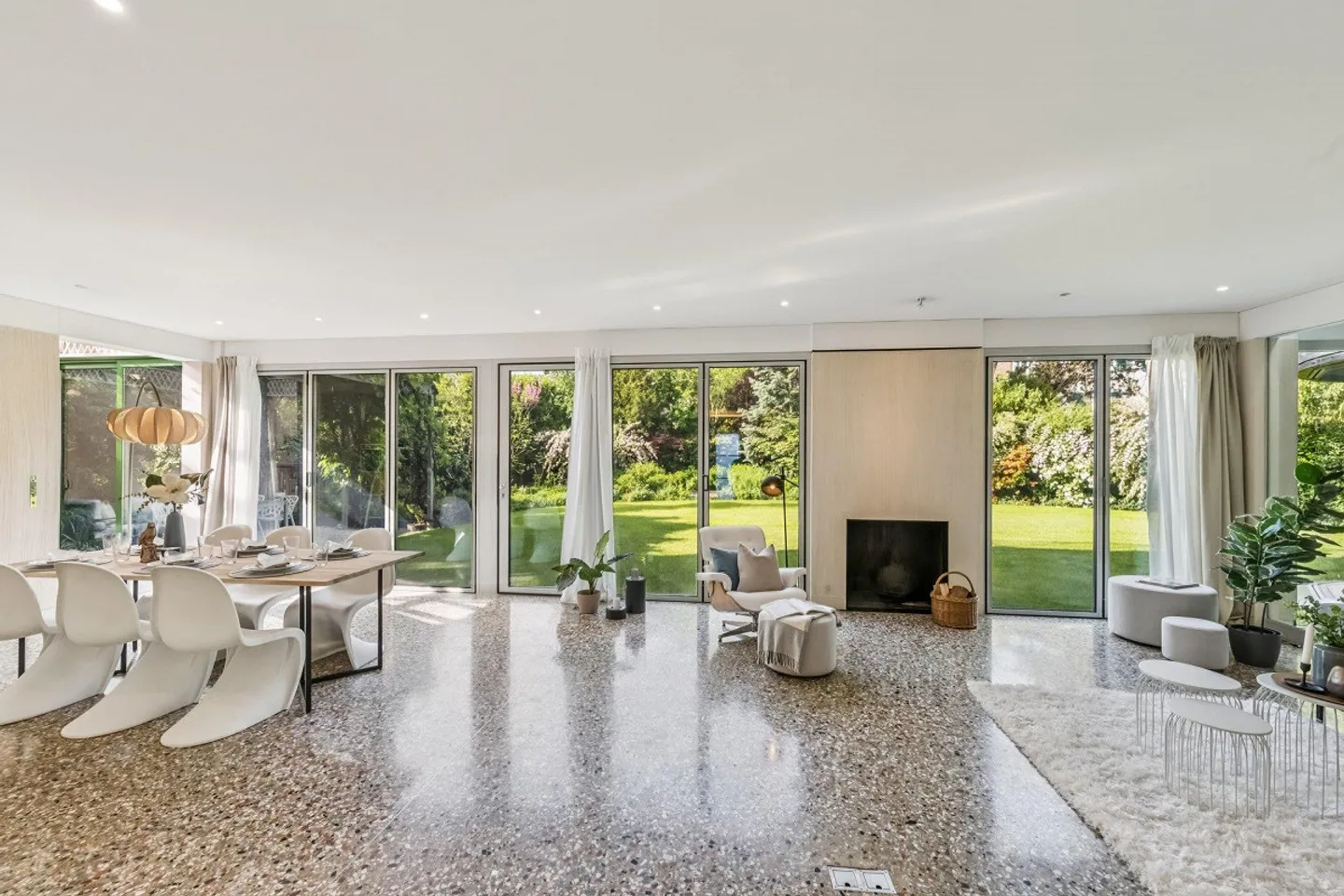 Expérience de vie exclusive avec piscine et jardin exceptionnel - Photo 2 sur 18