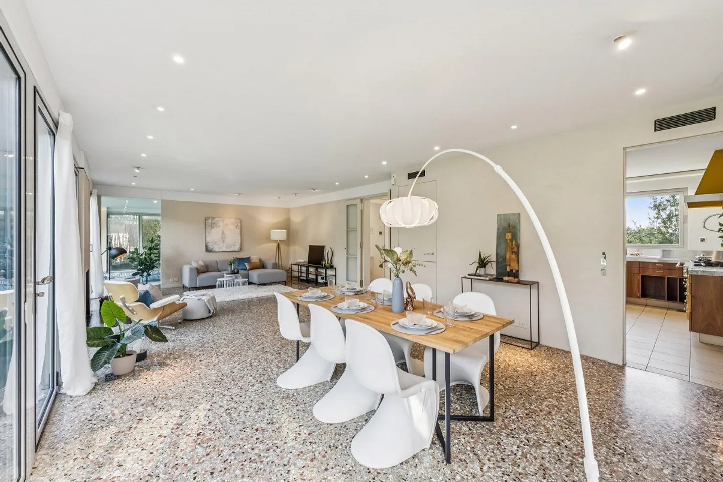Expérience de vie exclusive avec piscine et jardin exceptionnel - Photo 3 sur 18