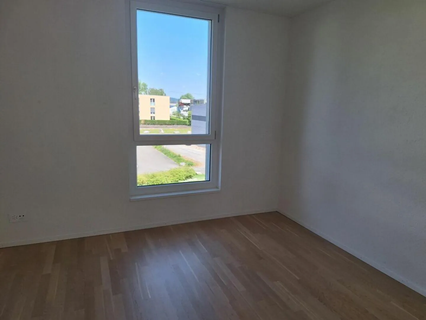 Light-flooded 4.5 room apartment with large balcony - Photo 7 of 8