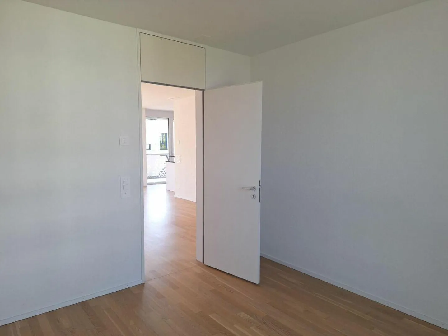 Light-flooded 4.5 room apartment with large balcony - Photo 8 of 8