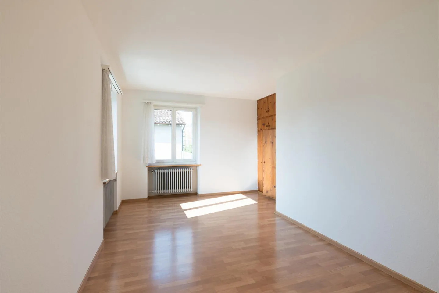 Casa unifamiliare di 5 stanze di 180 m2 nel centro del villaggio di Therwil vicino ai mezzi pubblici - Foto 10 di 12