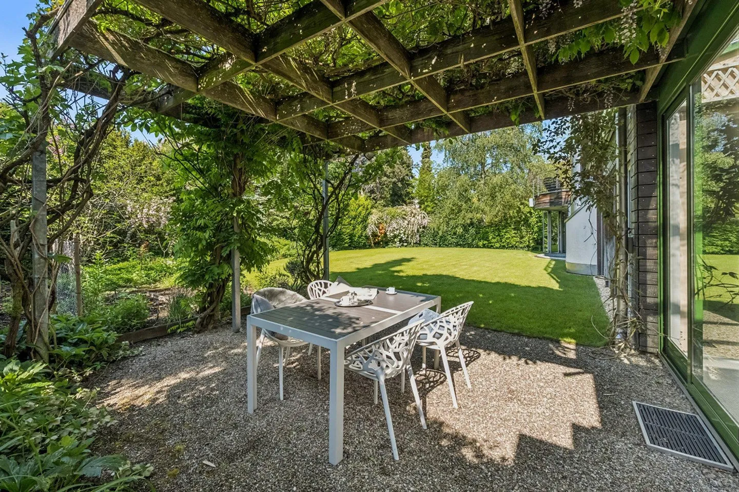 Expérience de vie exclusive avec piscine et jardin exceptionnel - Photo 16 sur 18