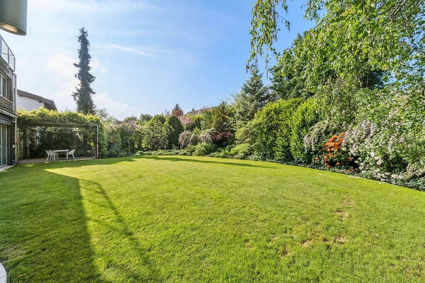 Expérience de vie exclusive avec piscine et jardin exceptionnel - Photo 17 sur 18