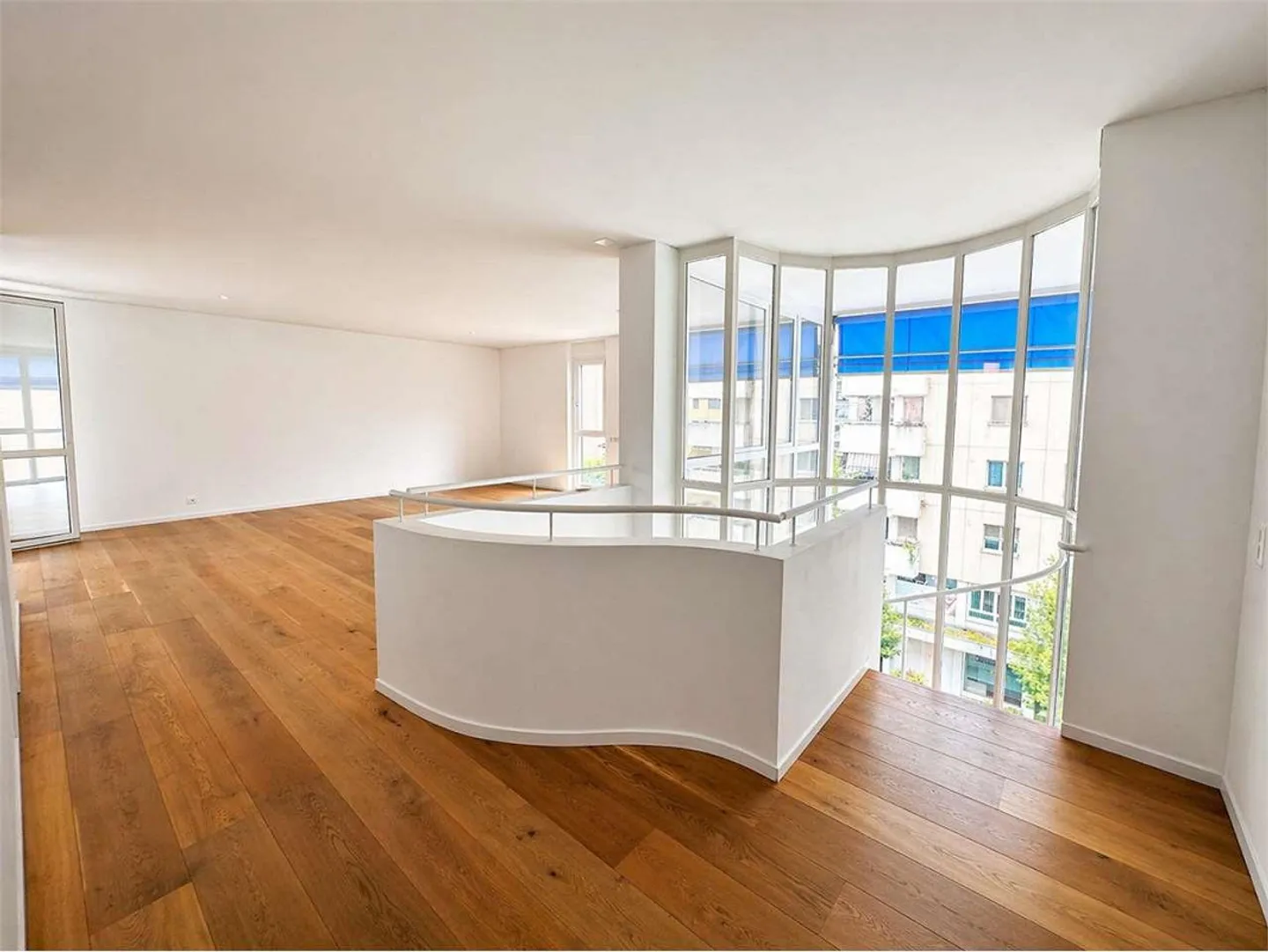 Exclusive 4.5-room duplex in the heart of Cassarate - Photo 1 of 11