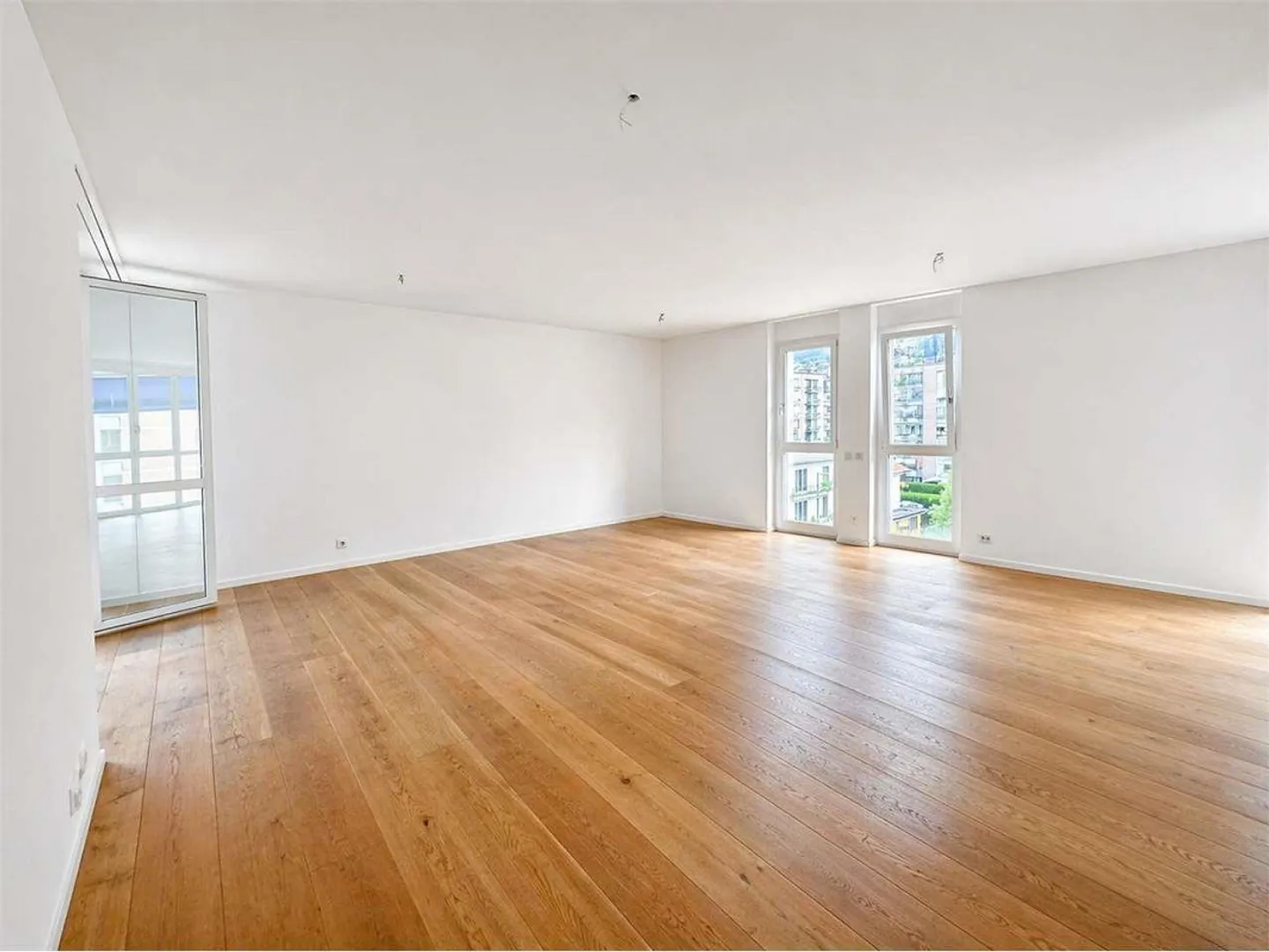 Exclusive 4.5-room duplex in the heart of Cassarate - Photo 2 of 11