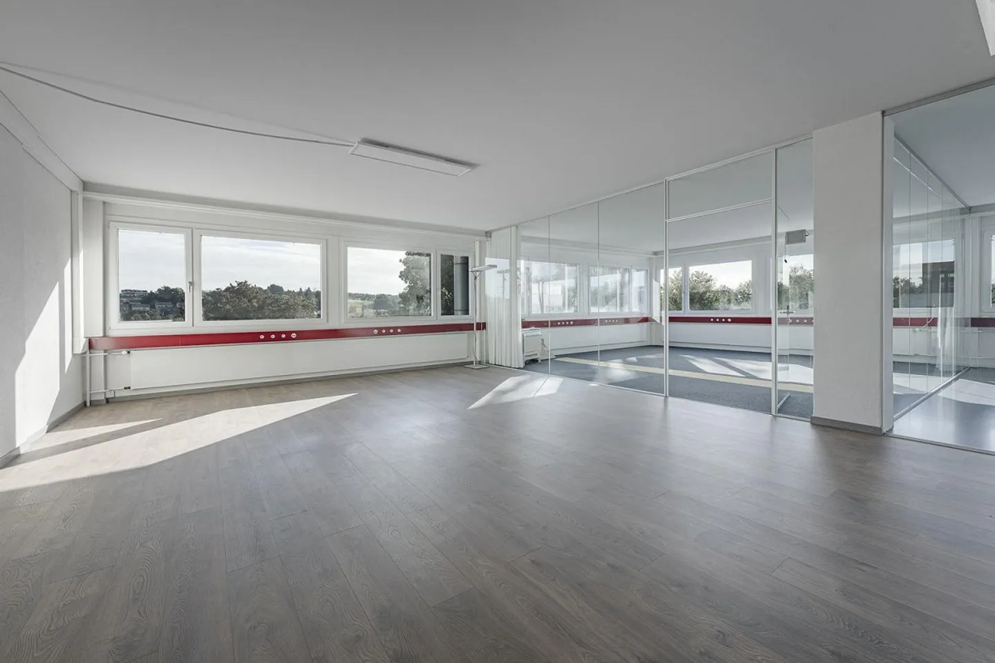 Spazio pronto per essere abitato con un affitto attraente disponibile immediatamente! - Foto 1 di 9