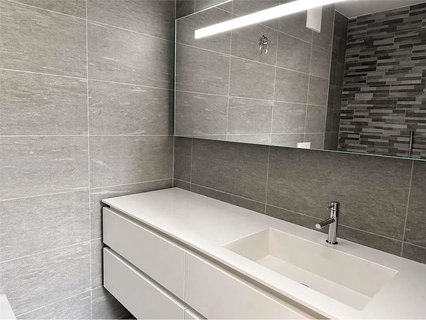 Exclusive 4.5-room duplex in the heart of Cassarate - Photo 9 of 11