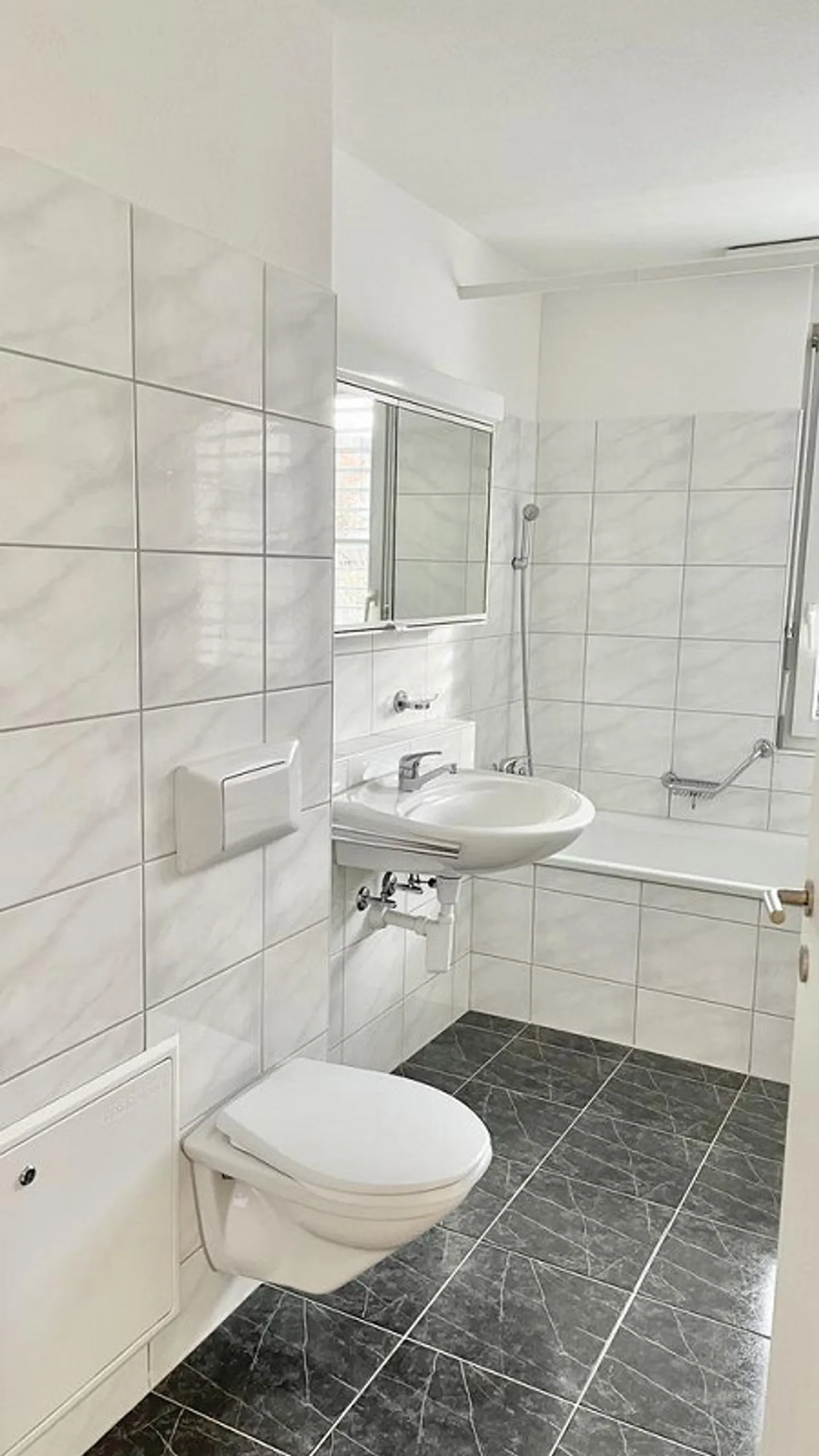 Appartement à 2 étages, avec un grenier interne supplémentaire de 56 m2 au dernier étage - Photo 3 sur 11