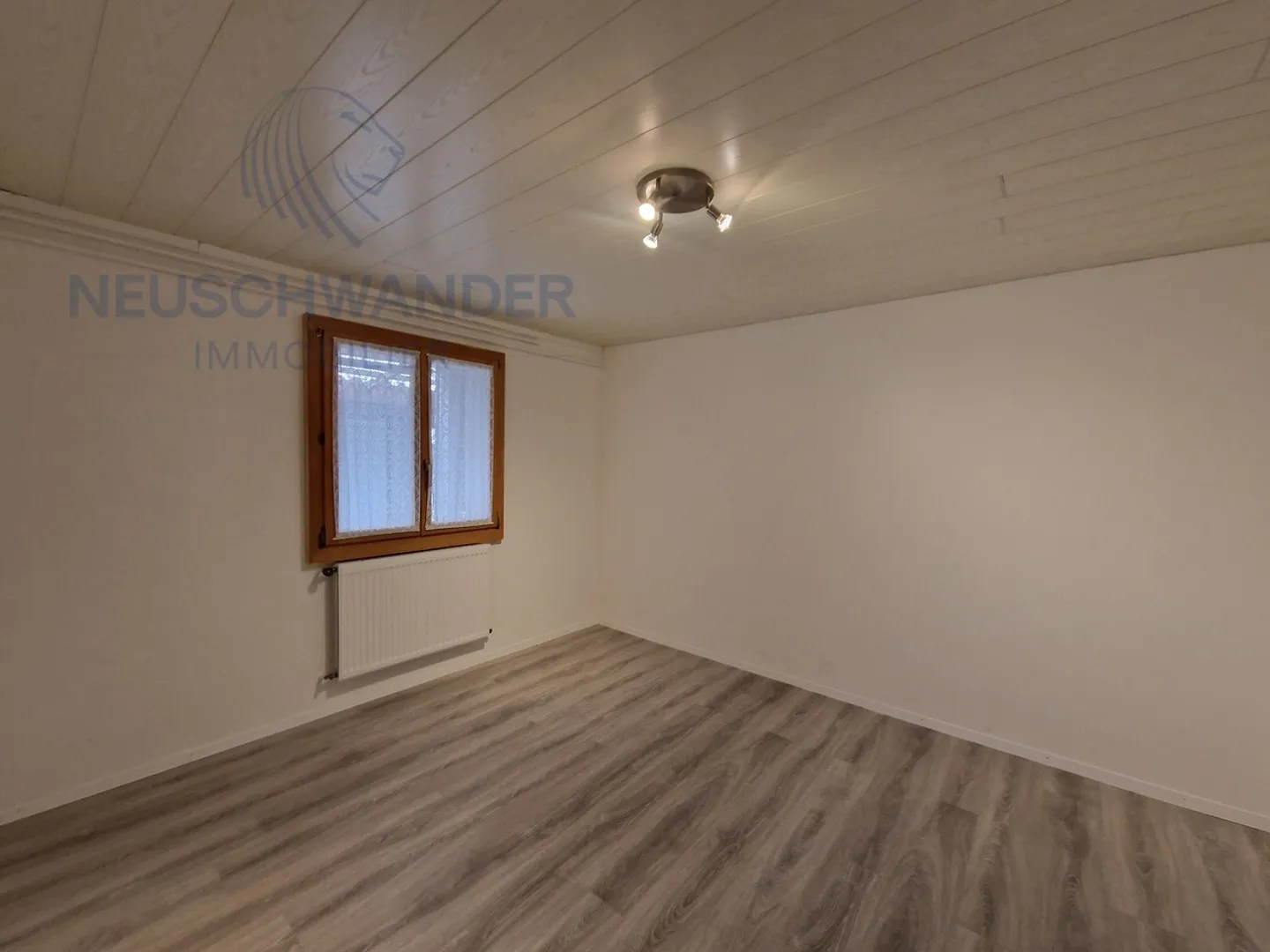 Dans une maison locative de deux logements - Photo 7 sur 8