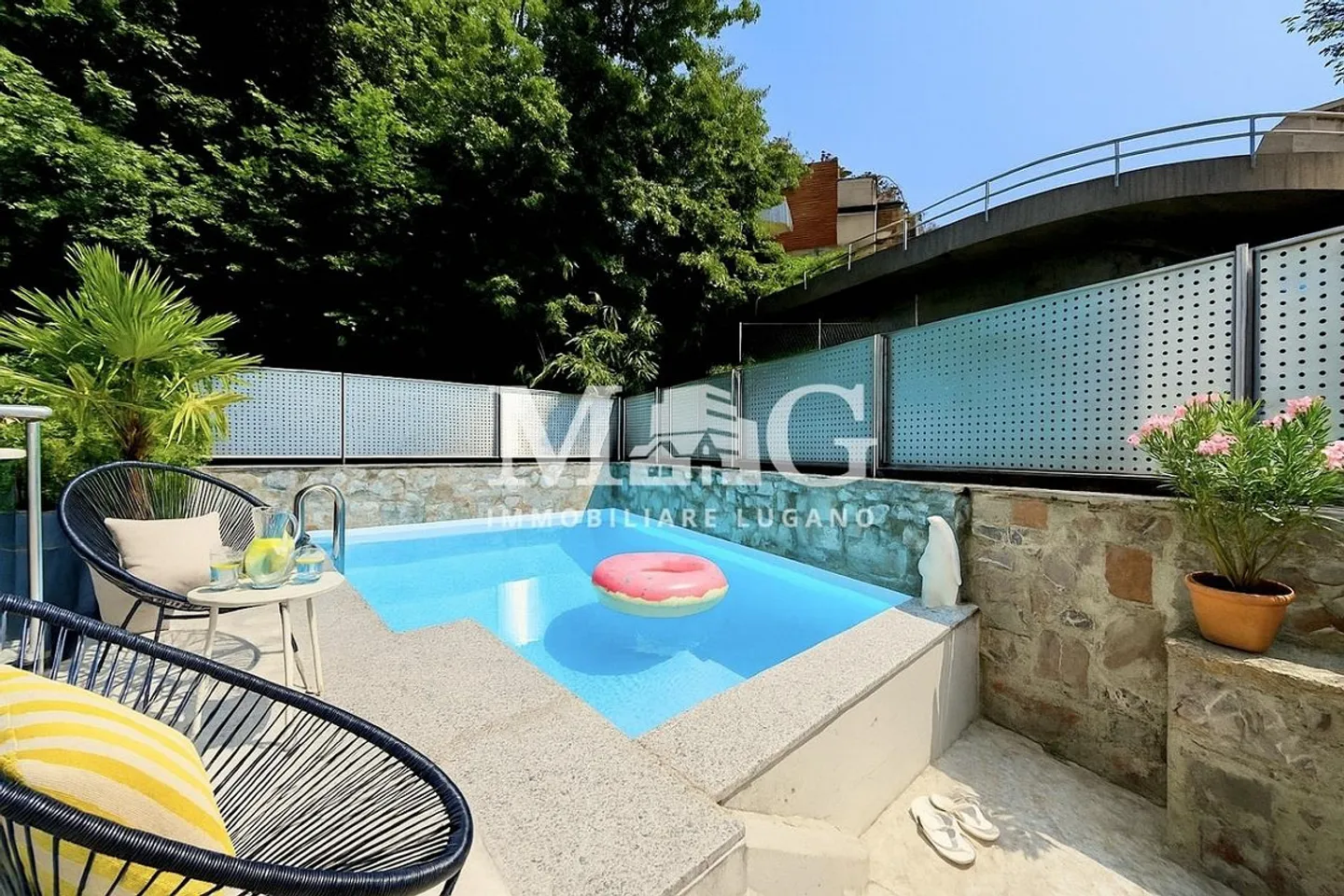 Lugano, Castagnola: Moderne Villa mit Pool und Seeblick - Foto 15 von 17