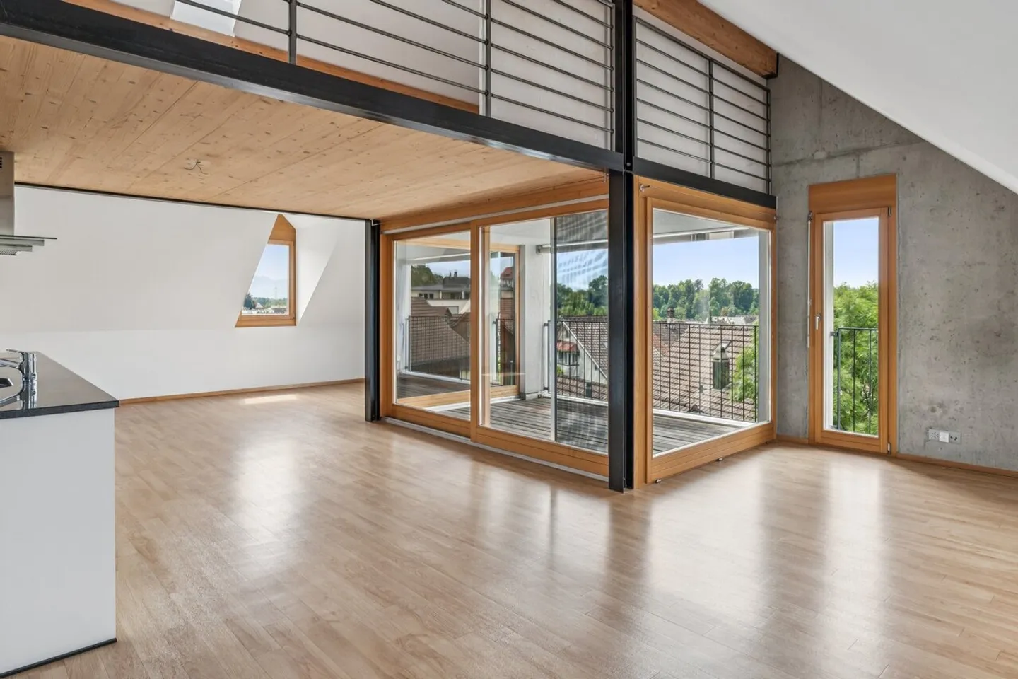 Grosszügige Loftwohnung mit Loggia und Galerie - Foto 3 von 8