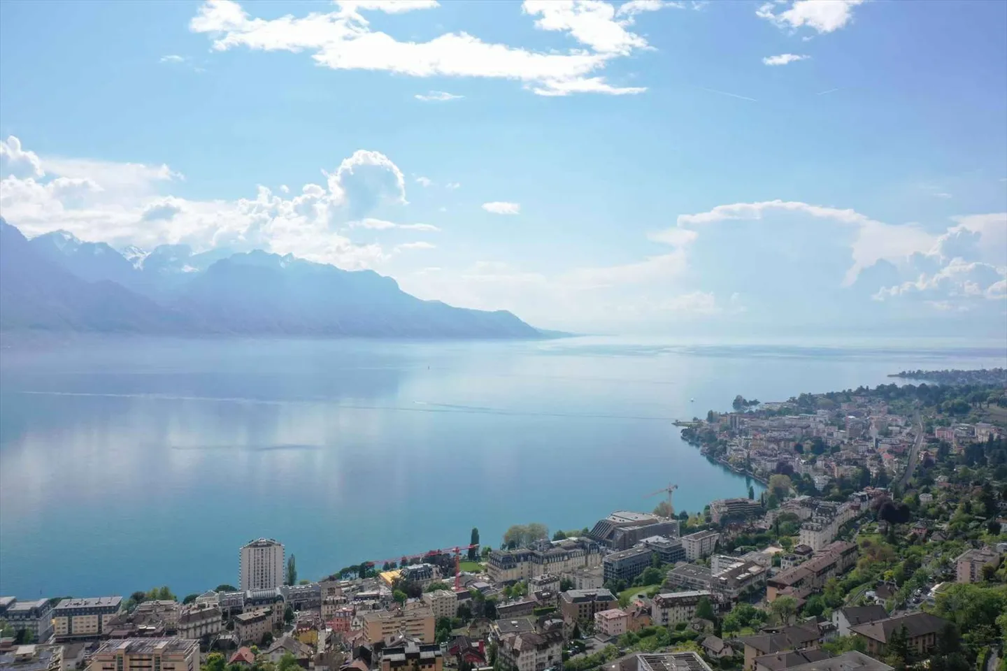 Exclusive! Beautiful townhouse villa with breathtaking views of the lake and mountains - Photo 9 of 9