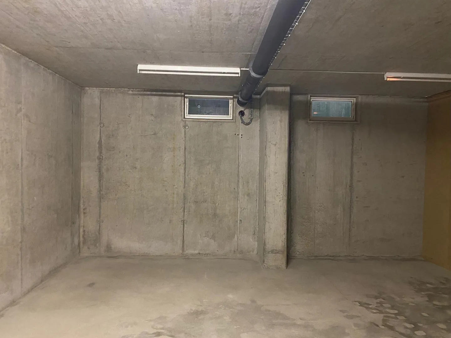 Magazzino con 39,52 m2 BFL - Ufficio-Commercio & Edificio di Pratica "Riedappel" - Foto 3 di 4
