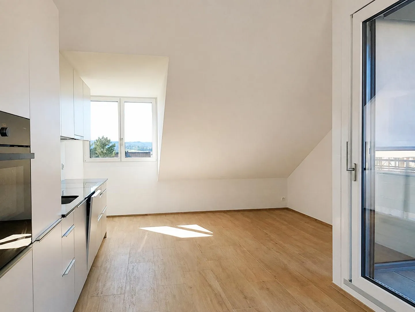 Bright, modern 2.5-room penthouse apartment with high standards in Dornach - Photo 1 of 7