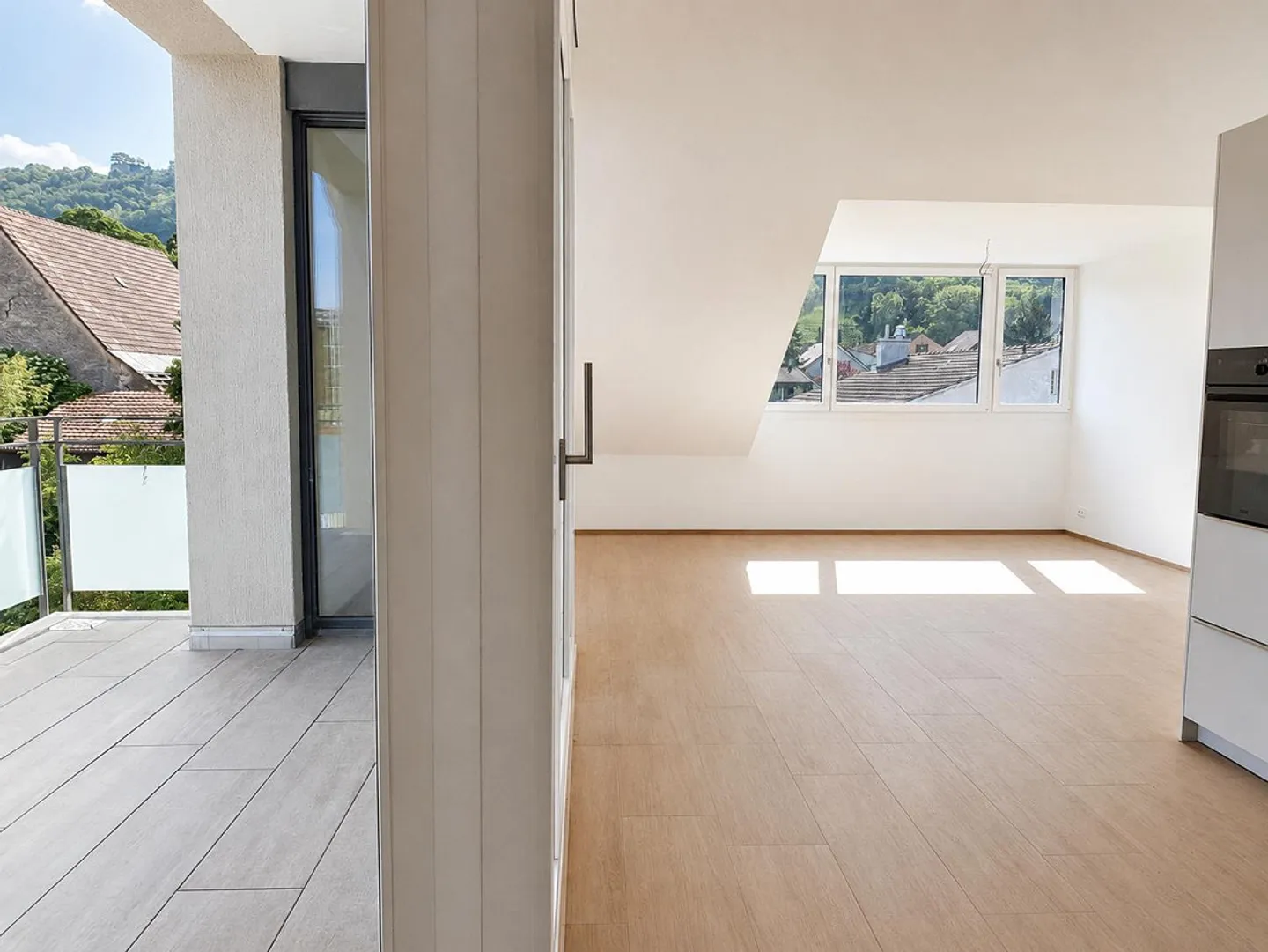 Bright, modern 2.5-room penthouse apartment with high standards in Dornach - Photo 3 of 7