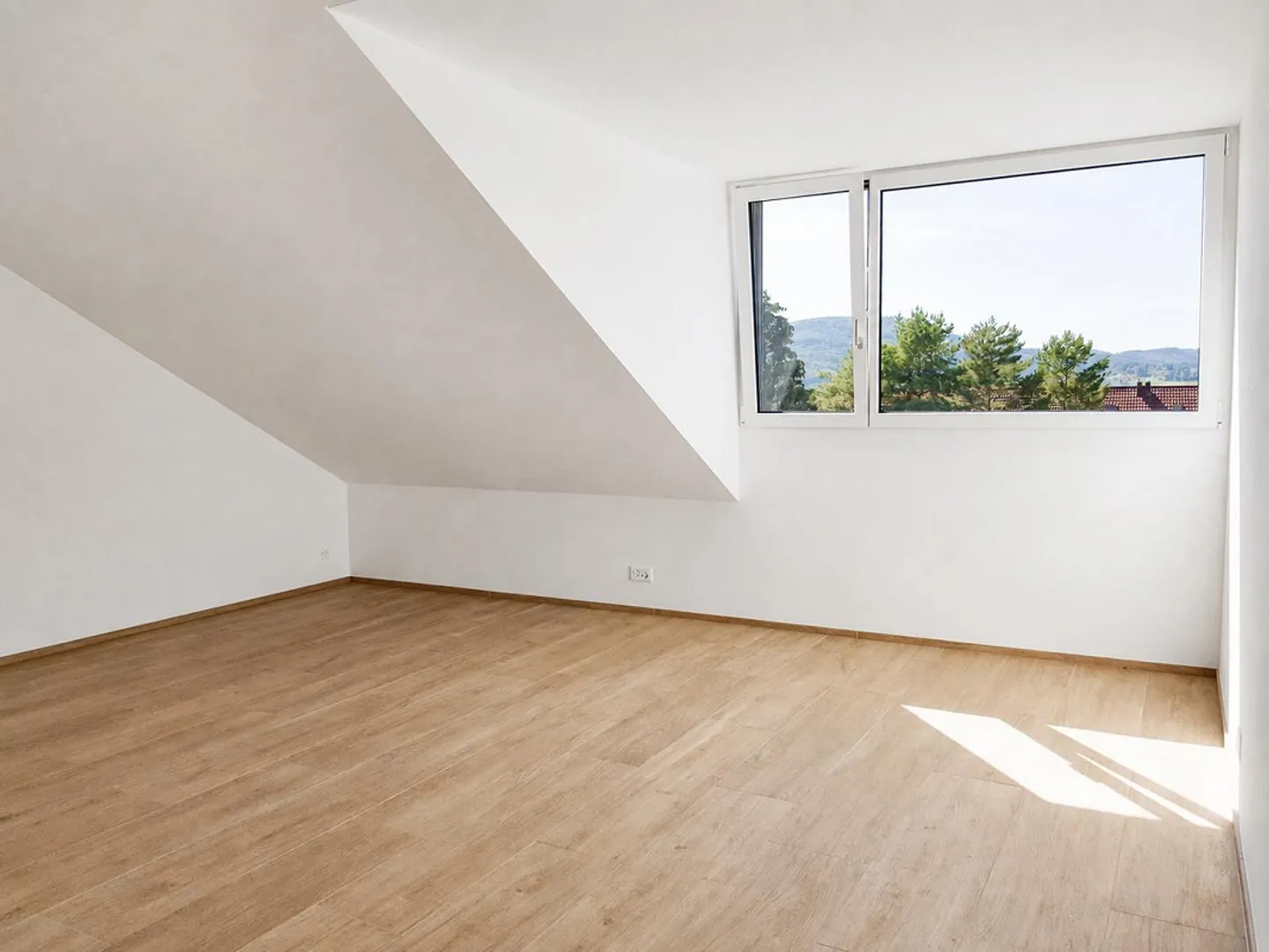 Bright, modern 2.5-room penthouse apartment with high standards in Dornach - Photo 5 of 7