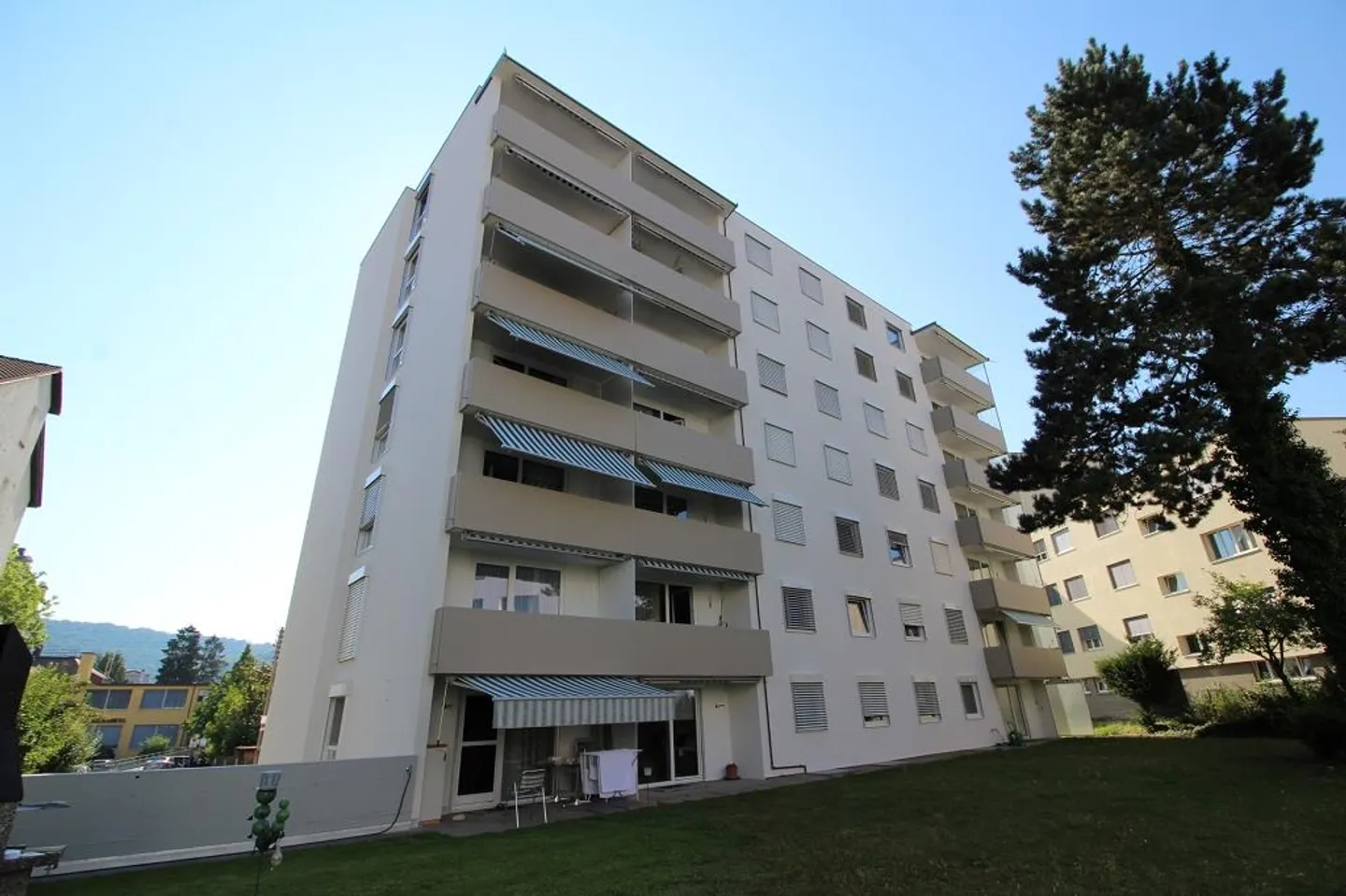 Appartamento moderno nel centro di Neuhausen - Foto 1 di 10